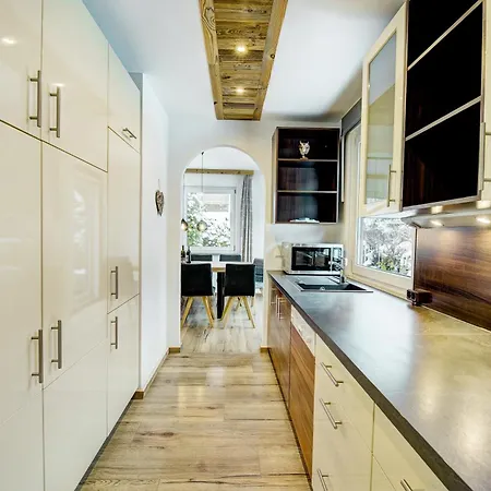 Sabrina Nyaraló Kaprun